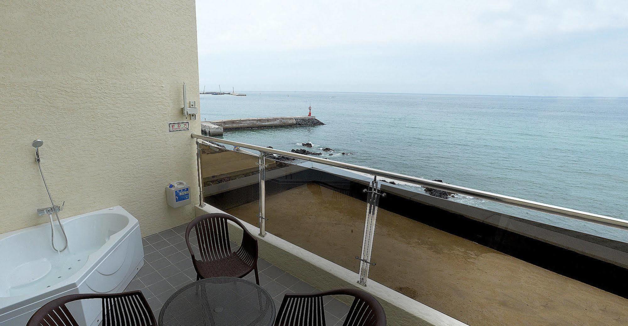 Sea Stay Hotel Jeju Bagian luar foto